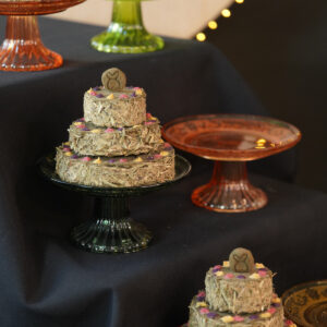 Festive Cake Plateau - Everpine