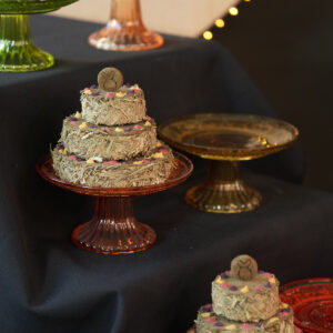 Festive Cake Plateau - Cinnamon