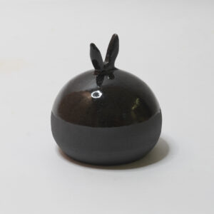 Handgedraaide urn - zwart